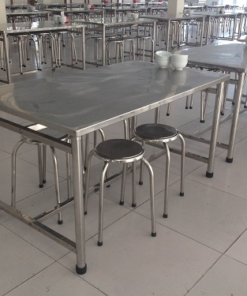 Bàn ghế nhà ăn cho công nhân tại doanh nghiệp