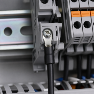 Ứng dụng đầu cos đen Dteck SV1-3 trong tủ điện