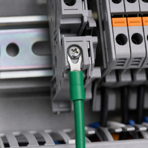 Ứng dụng đầu cos xanh Dteck SV1-3 trong tủ điện