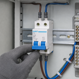 Ứng dụng MCB CHINT eB C10 2P trong tủ điện
